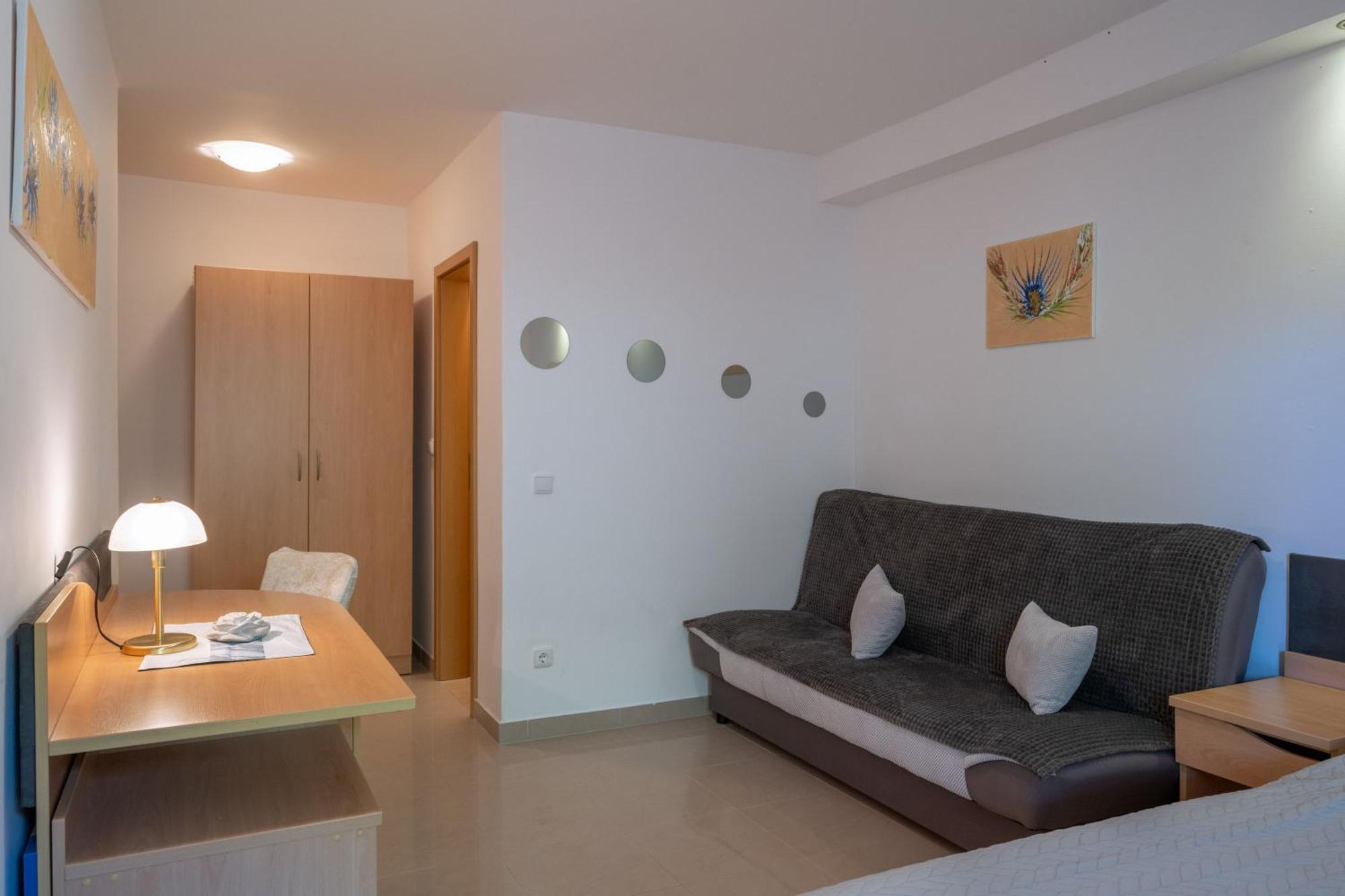 Apartmani Marelic - Sun Beach Zavalatica Exterior foto
