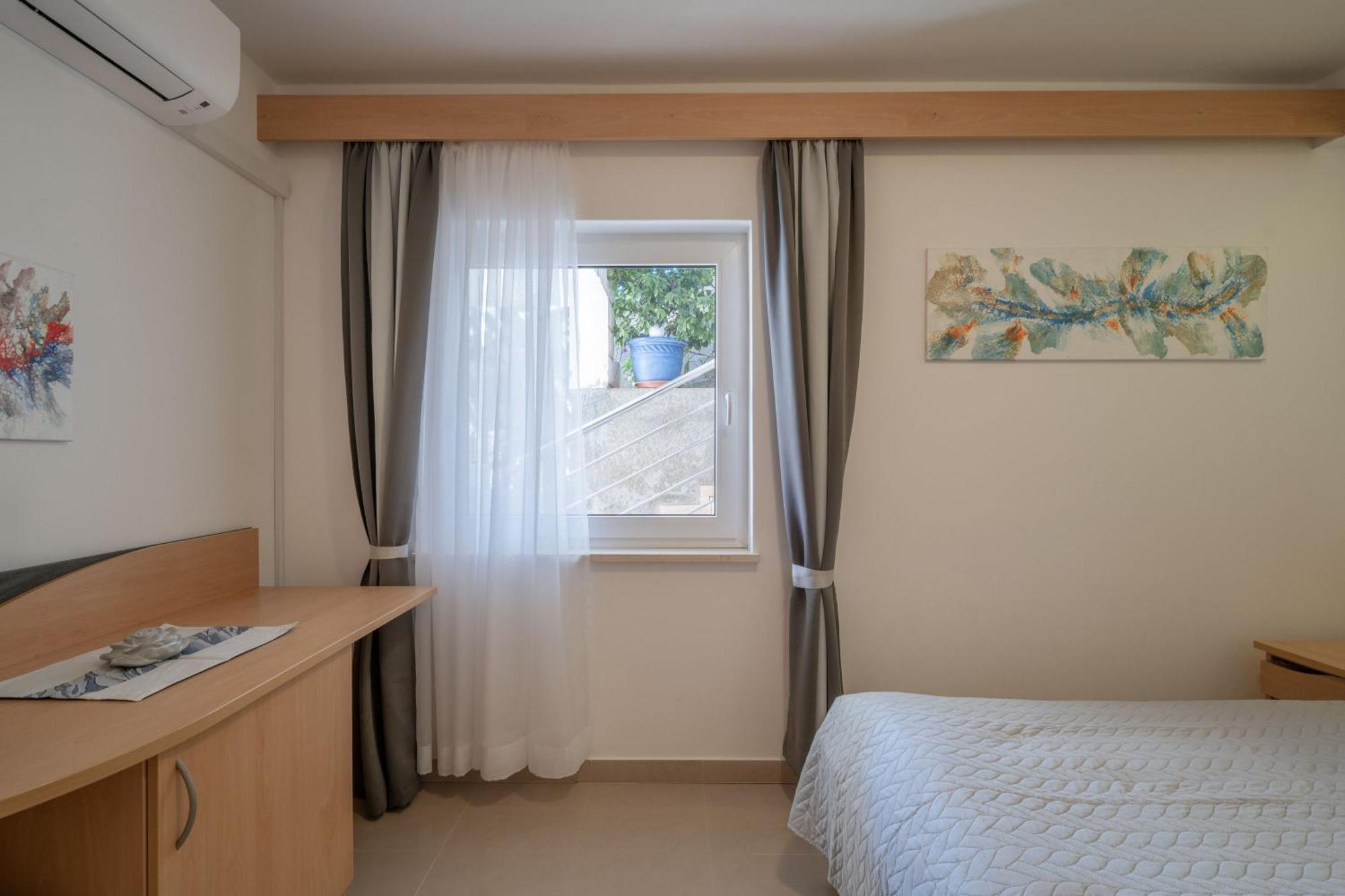 Apartmani Marelic - Sun Beach Zavalatica Exterior foto