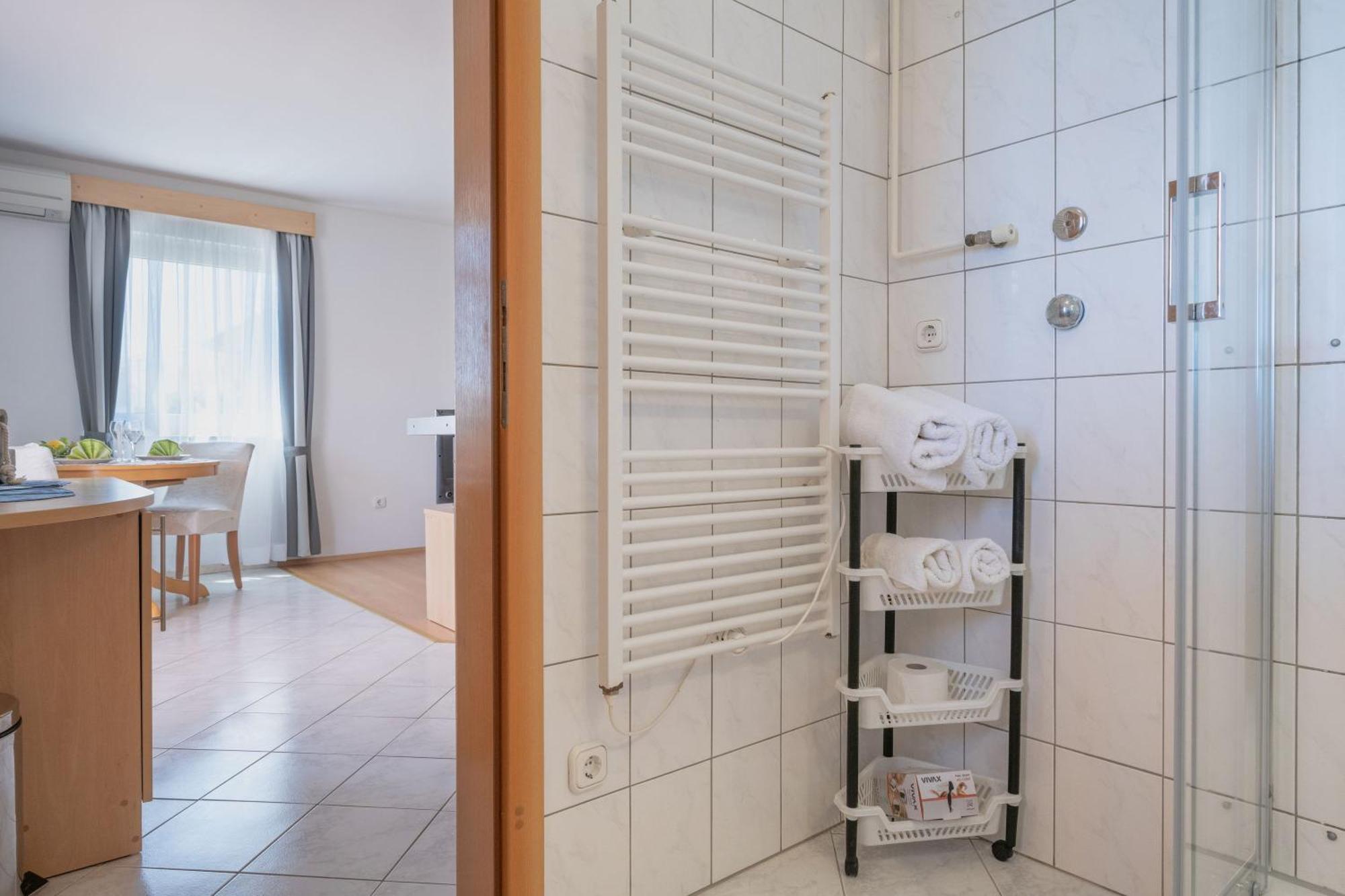 Apartmani Marelic - Sun Beach Zavalatica Exterior foto